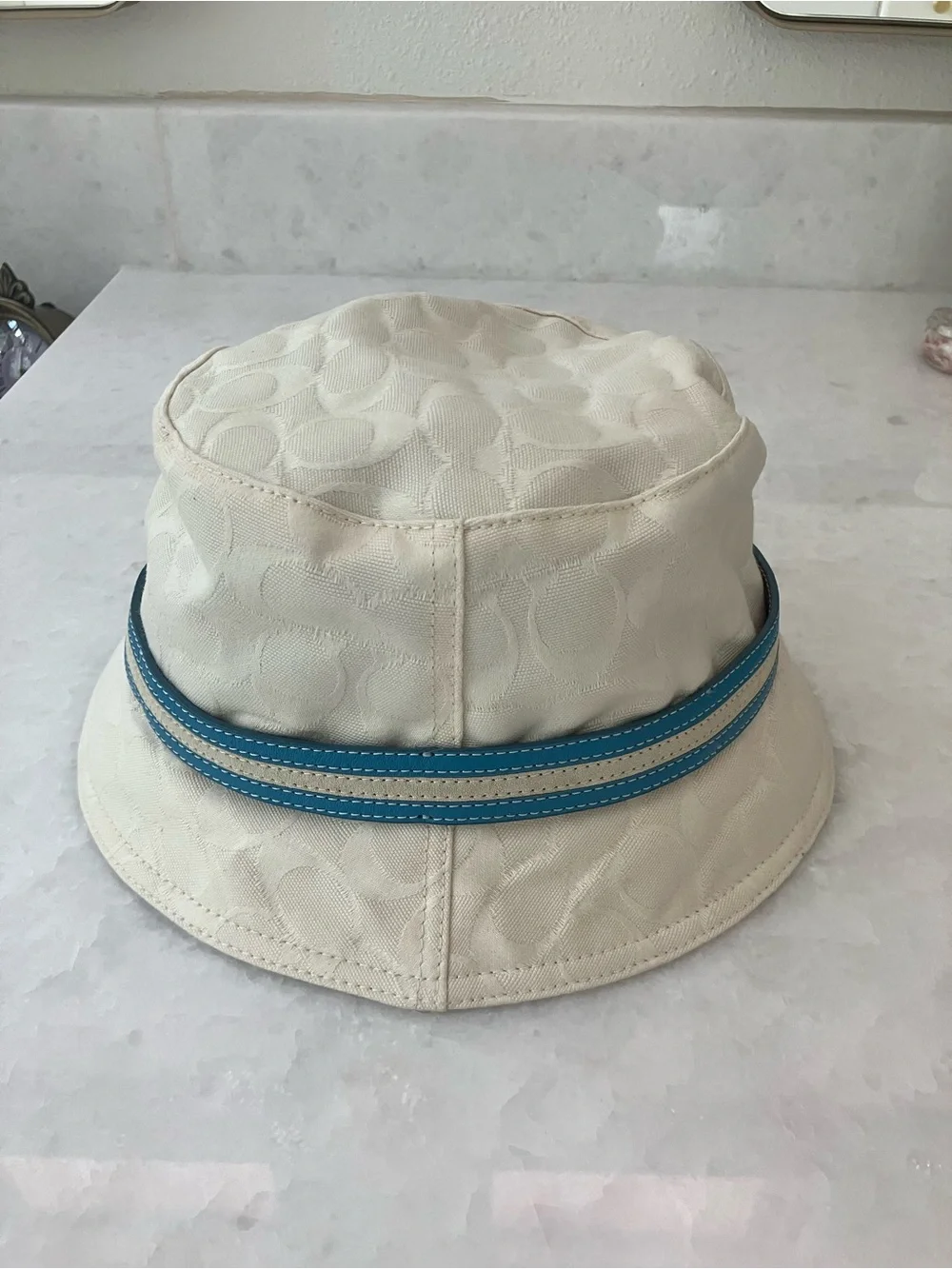 Coach Cream Bucket Hat with Teal Trim vintage